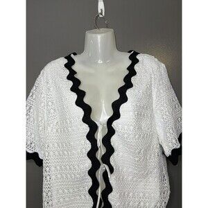 One And Only Collective 2 Piece Top Shorts Set Womens M White Lace Crochet